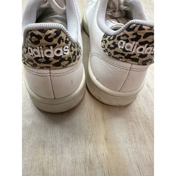 Adidas Advantage Women's 9.5 White Leopard Print Athletic Tennis Shoe Sneakers - Picture 1 of 11